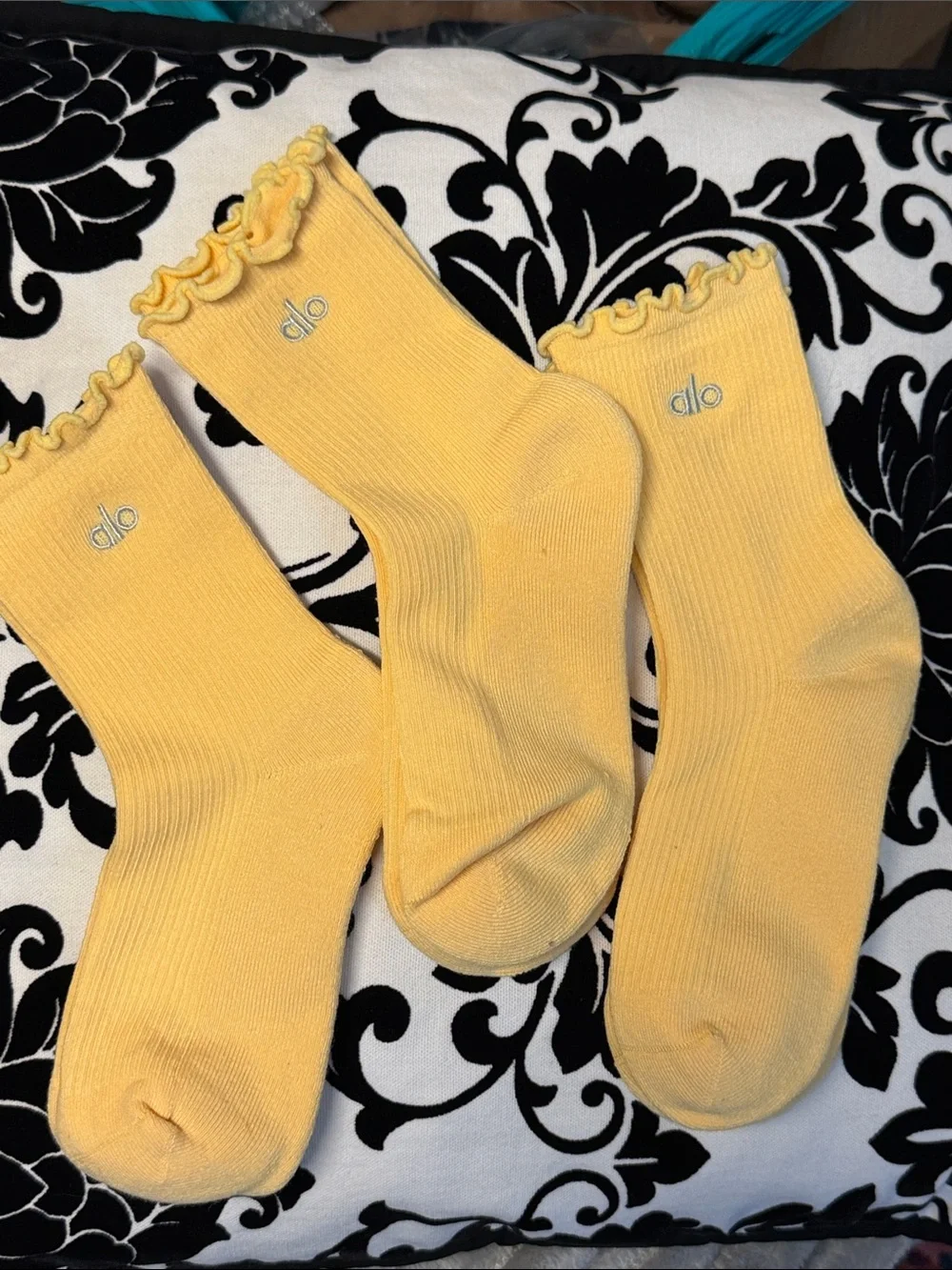 ALO Yoga Yellow Ruffle Crew Socks